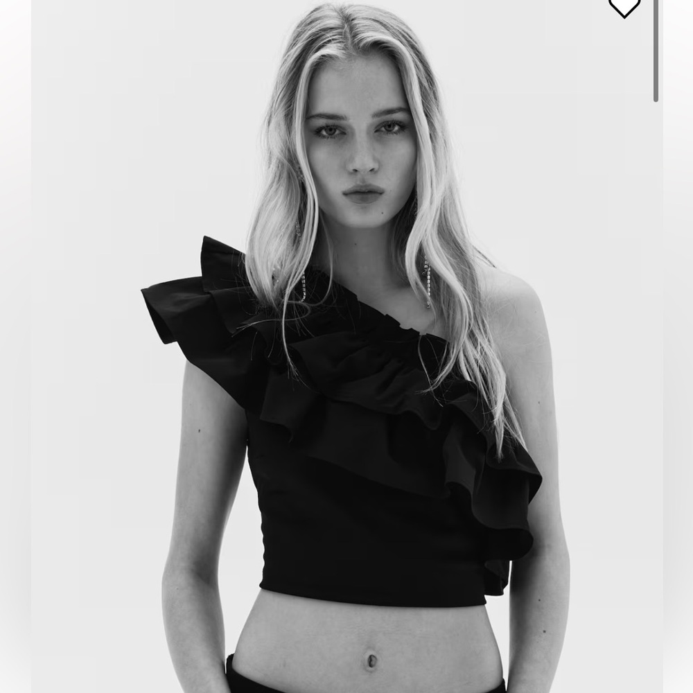NWT H&M one shoulder ruffle top in black, size XS